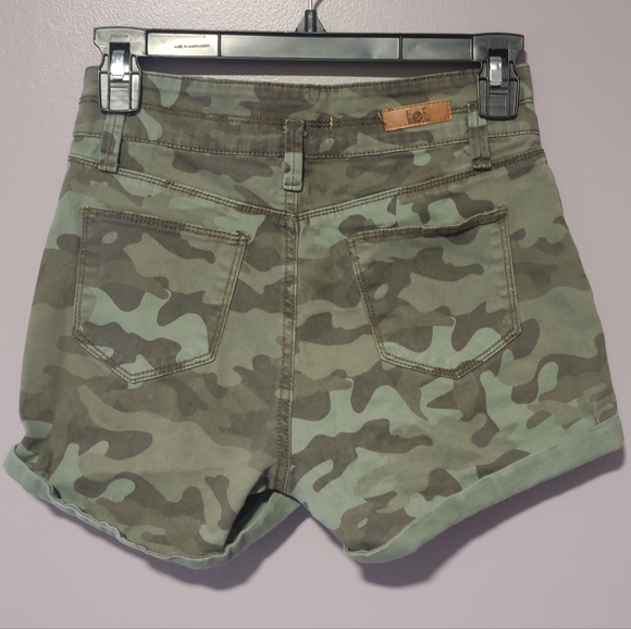 Lei Camo High Rise Tatum Shorts - Picture 2 of 3